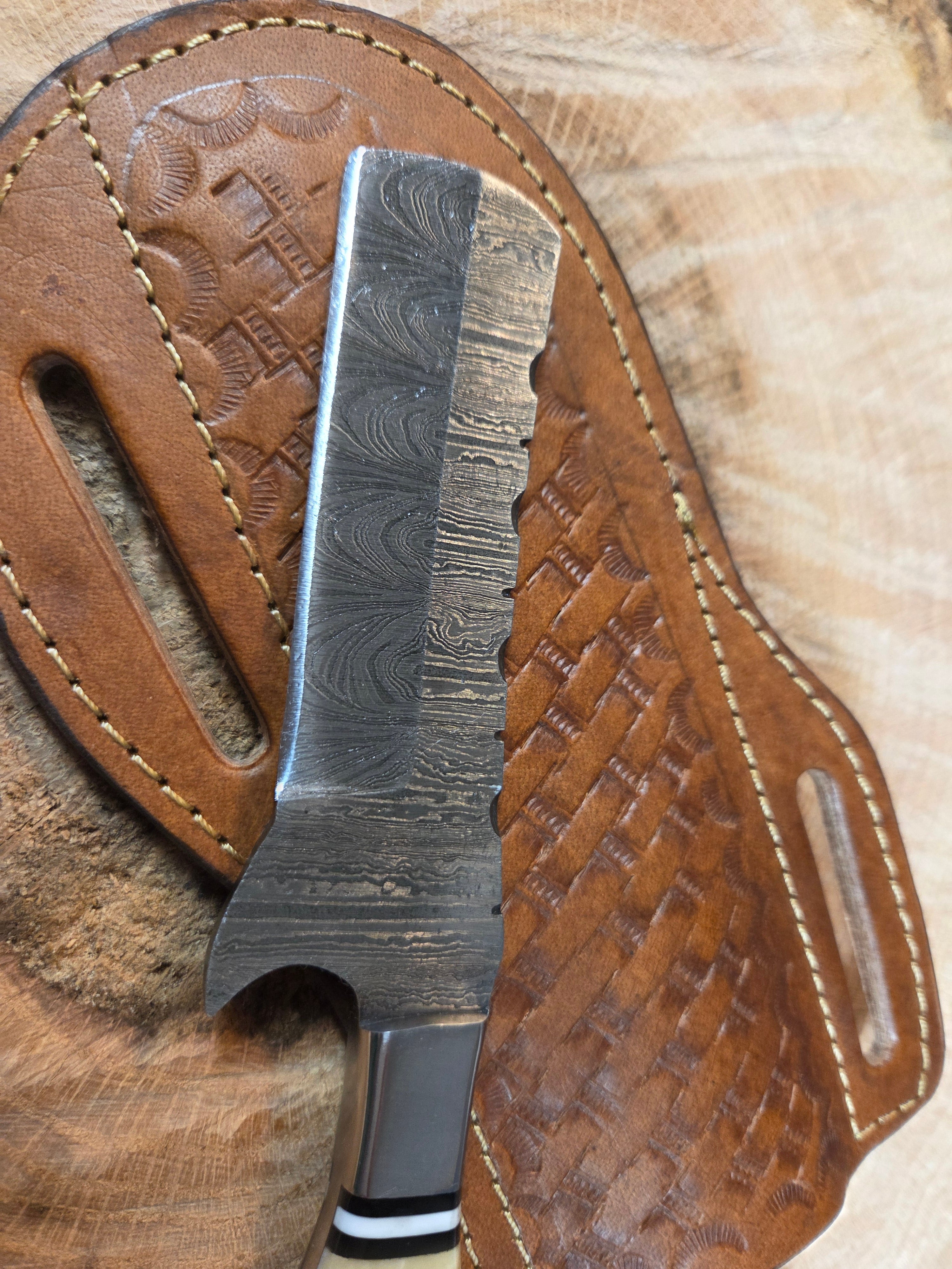 4" blade Damascus bullcutter with bone handle